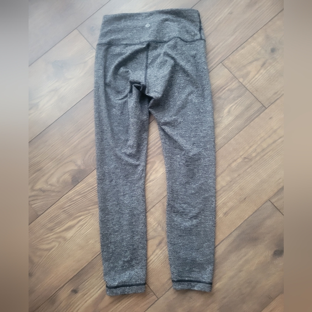 Lululemon Athletica Variegated Textured High-Waisted Knit Leggings 6 - Picture 3 of 6